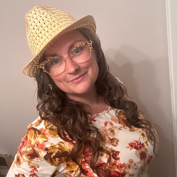 Meet your Posher, Alisha - Picture 3 of 7